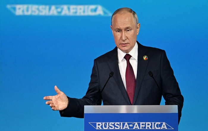Putin denunció que Occidente obstaculiza las exportaciones de cereales y fertilizantes rusos, pero al mismo tiempo 