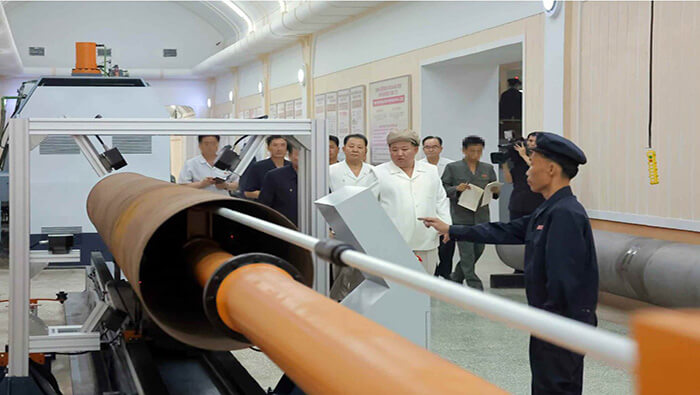 El presidente de Corea del Norte pidió aumentar el rendimiento de los motores para misiles y expandir rápidamente su capacidad de producción.
