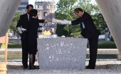 El alcalde de Hiroshima, Kazumi Matsui, pidió la abolición de las armas nucleares y describió la política de disuasión nuclear del G7 como una "locura".