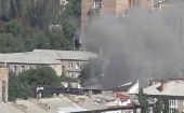 Los proyectiles impactaron áreas civiles en Donetsk, según información preliminar, contra un edificio, una escuela y varios coches.