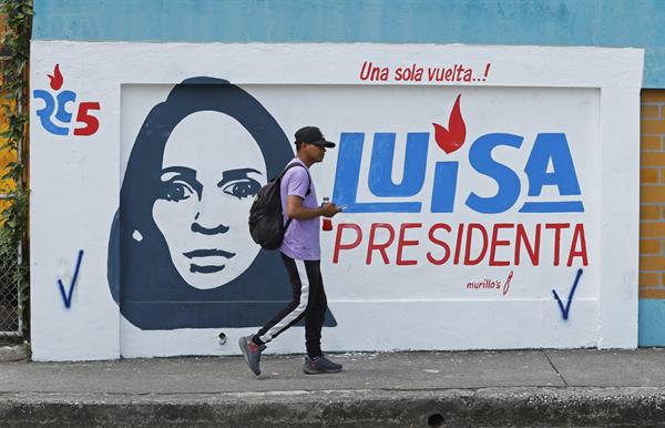 En estas elecciones de carácter extraordinario, los ecuatorianos eligen a un nuevo presidente y a los 137 nuevos integrantes de la Asamblea Nacional. 