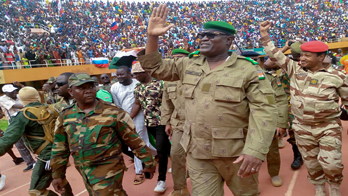 La junta militar de Níger se mantiene abierta al diálogo a pesar de la amenazas de una intervención militar de la Cedeao apoyada por Francia.