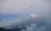 Para enfrentar el incendio, notificado el pasado 19 de agosto, la UE envió unos 11 aviones y un helicóptero, así como 407 bomberos, según la Comisión Europea. 
