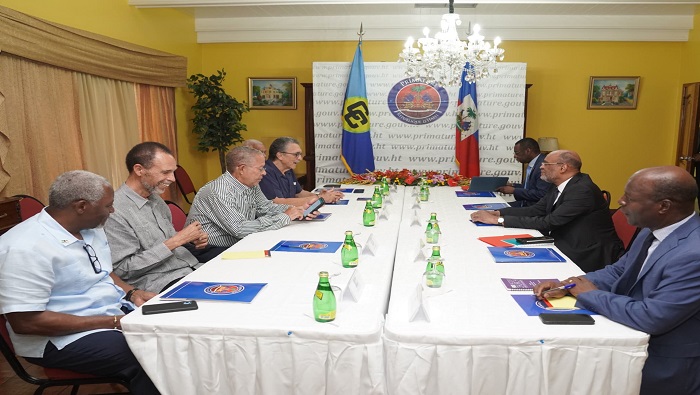 Los delegados de Caricom se reunieron con Henry, mas no pudieron hacerlo con representantes opositores.