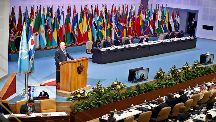 El presidente cubano ofrece su discurso en el primer día de la Cumbre G77 más China.