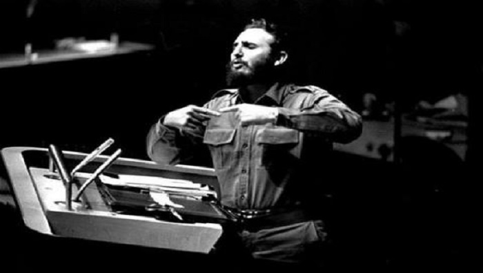 Fidel habló a nombre de los pueblos y resultó memorable su defensa de la paz y del desarme, así como su condena al militarismo y a la codicia capitalista.