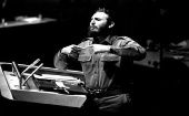 Fidel habló a nombre de los pueblos y resultó memorable su defensa de la paz y del desarme, así como su condena al militarismo y a la codicia capitalista. 