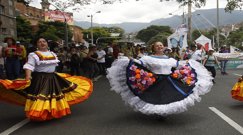 Las calles de Bogotá, Cali, Medellín, Barranquilla, Riohacha y Quibdó, así como pequeñas ciudades, pueblos y veredas se sumaron a la movilización por “La Vida en la lucha por la Tierra y la Paz".