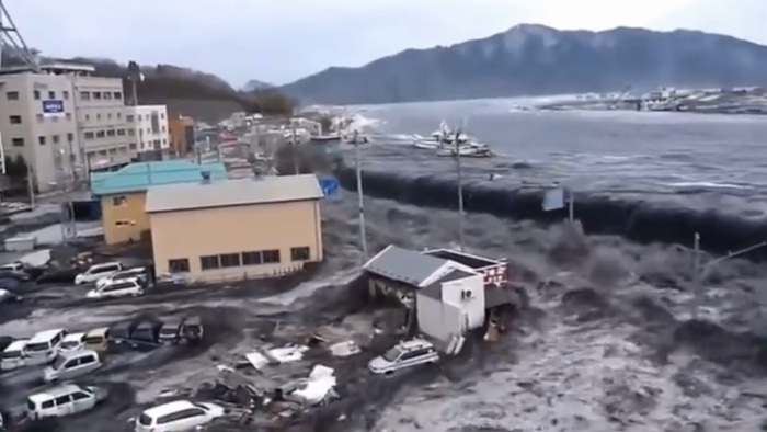 Autoridades advirtieron a los pobladores alejarse de las desembocaduras de los ríos en toda la costa de Japón. 