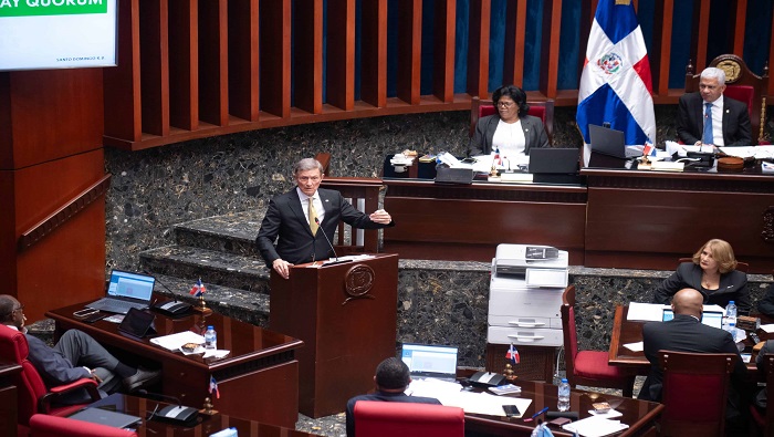 Álvarez explicó al Senado detalles sobre la crisis bilateral respecto al canal que construye Haití en el río fronterizo Masacre.