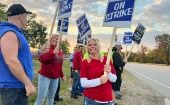 Con la incorporación de la planta de Ford en Kentucky, alrededor de 34.000 de los 146.000 trabajadores automotrices del UAW estaban en huelga en 44 instalaciones hasta el miércoles. 