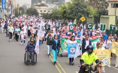 Los manifestantes denunciaron que tras la Covid-19, el Gobierno ha despedido a más de 11.000 trabajadores sanitarios.