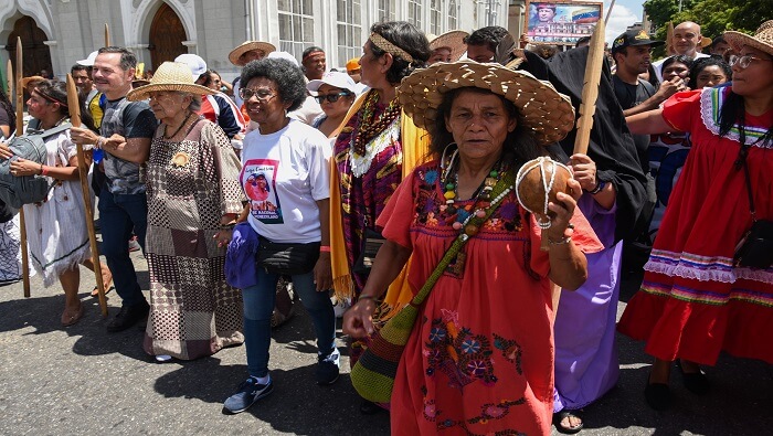 En Venezuela, las comunidades indígenas marcharon en Caracas (capital) desde Parque Carabobo hasta la esquina de San Francisco.
