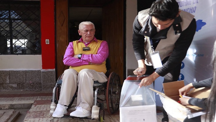 Se prevé que más de medio millar de ecuatorianos se acojan a la jornada Voto en Casa. 