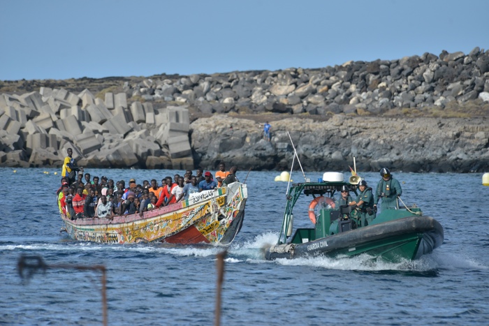 Hasta la primera quincena de octubre llegaron a las islas Canarias 23.500 personas de manera irregular, según el Ministerio de Interior., de España.