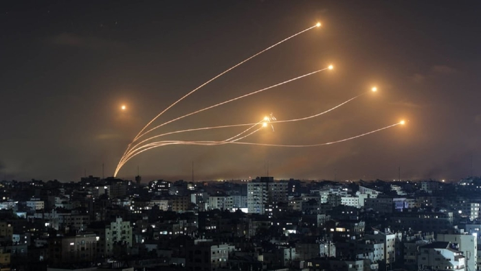Las Brigadas Izz al-Din Al-Qassam, brazo militar del movimiento Hamas, bombardearon Tel Aviv.