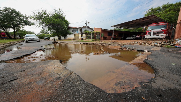 Hay cerca de nueve mil familias afectadas por las lluvias en Paraguay.
