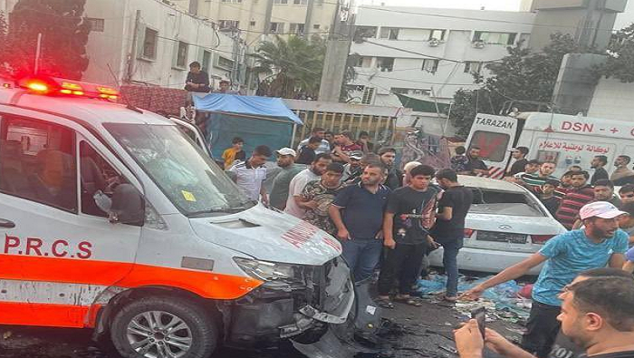 Israel bombardeó la entrada principal del Complejo Médico Al-Shifa, al oeste de la ciudad de Gaza.