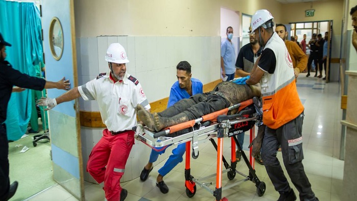 Además de bloquear suministros vitales, las tropas ocupantes bombardean metódicamente los hospitales de Gaza para impedir que se salven vidas.