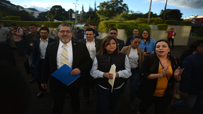 La decisión sobre la inmunidad de Bernardo Arévalo y Karim Herrera está en manos de la Corte Suprema.
