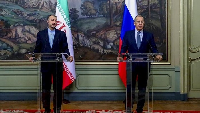 Durante el intercambio telefónico de este domingo, los cancilleres de Rusia e Irán revisaron el calendario de los venideros contactos así como asuntos relacionados con la agenda bilateral e internacional de interés.
