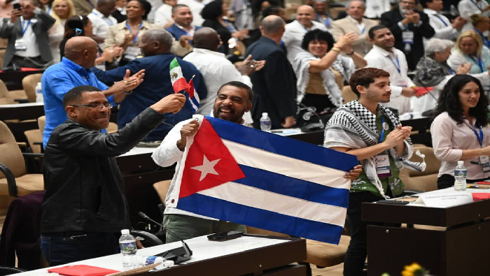 El presidente Díaz-Canel expresó a los asistentes a la conferencia que, al igual que en 1978, Cuba dispone de la voluntad de continuar desarrollando un diálogo franco y amplio, sobre la base del respeto mutuo y la defensa de la patria, con sus nacionales radicados en el exterior.