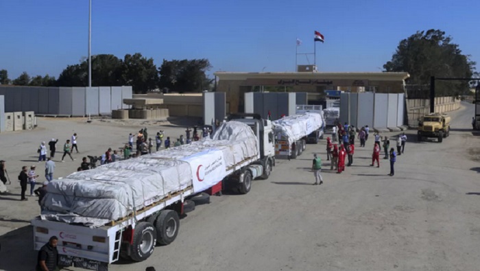 Un total de 130.000 litros de combustible y cuatro camiones de gas procedentes de Egipto entrarán diariamente a la Franja de Gaza, así como 200 camiones de ayuda humanitaria.