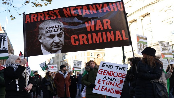 Los participantes en la Marcha Nacional por Palestina en Londres pidieron de modo pacífico el fin del fuego permanente contra Gaza.