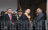  El presidente ecuatoriano, Daniel Novoa posó junto a los 24 ministros: 12 hombres y 12 mujeres.