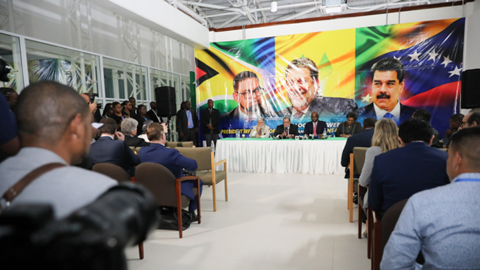 Los presidentes de Venezuela y Guyana se reunieron el jueves en San Vicente y las Granadinas, donde abordaron la disputa que mantienen sus respectivos países por la Guayana Esequiba,
