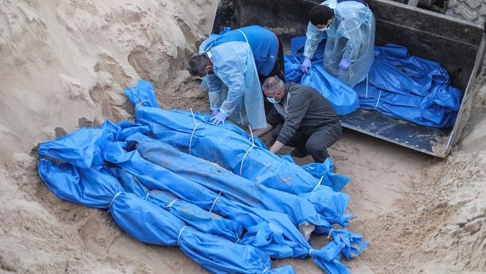 Los cadáveres entregados por el ejército israelí a través del paso de Kerem Shalom se presume que sean de civiles exhumados no identificados.
