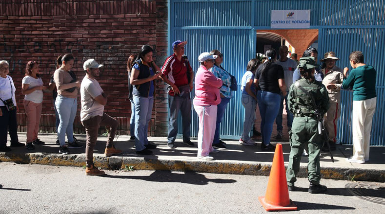 Fueron convocados más de 20 millones de venezolanos para participar en el referéndum consultivo.