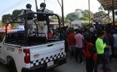 Un activista insistió en que la ley señala que los migrantes pueden acceder a documentos con el que puedan estar legalmente en México.