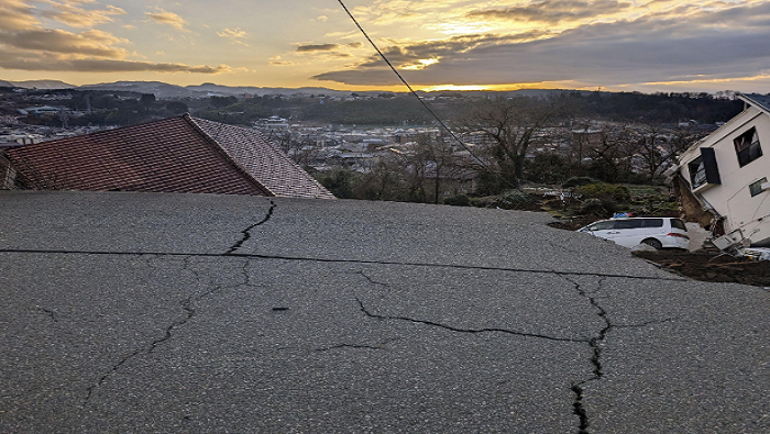Las réplicas del sismo de magnitud 7.6 continúan sacudiendo la península japonesa de Noto.
