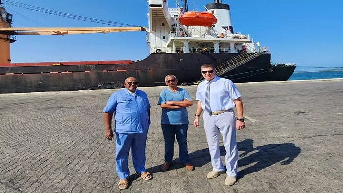 El pasado mes de noviembre dos barcos, cada uno cargado de 25.000 toneladas de grano, llegaron a Somalia y Burkina Faso desde donde se repartió también la carga hacia Zimbabue.