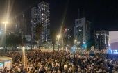 Al mismo tiempo de la concentración de apoyo a las familias de los rehenes, se celebró en el centro de Tel Aviv una protesta para exigir nuevas elecciones en Israel.
