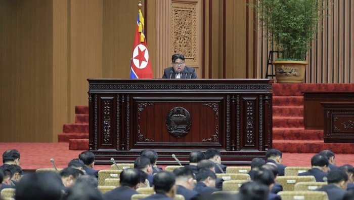 Kim pidió reformar la Constitución de Corea del Norte para definir a su vecino del sur como el “país hostil número 1”