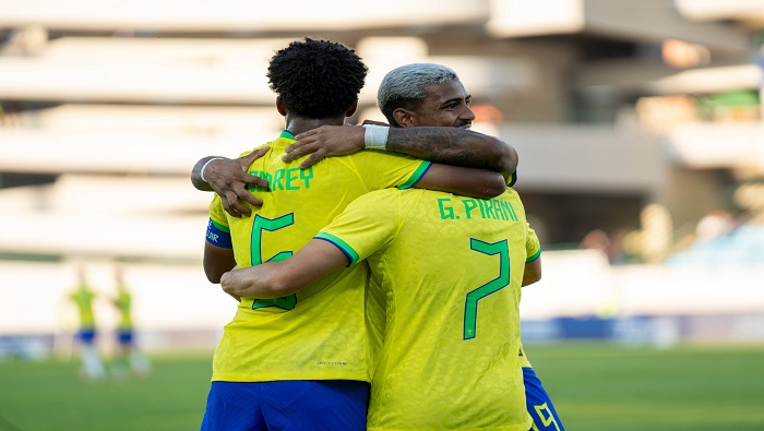 Los goles Marlon Gomes y Gabriel Pirani hicieron la remontada de Brasil ante el seleccionado de Ecuador.