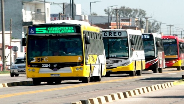Intendentes argentinos advirtieron que la medida afecta “de forma directa a la productividad”, dejando “sin transporte a millones de argentinos”.