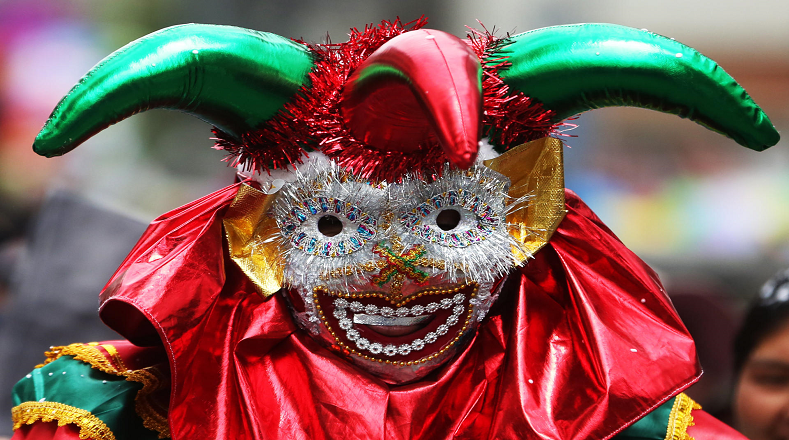 El 10 de febrero se realiza la peregrinación al santuario del Socavón y la Fastuosa Entrada del Carnaval y continúan el 12 de febrero, con la despedida de los Danzarines y el 13 de febrero con la tradicional challa en los barrios de Oruro, que son momentos cumbre.
