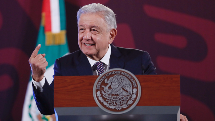 López Obrador hizo mención al manejo constante y artificial de las redes sociales, donde se ha llevado a cabo una campaña en su contra.