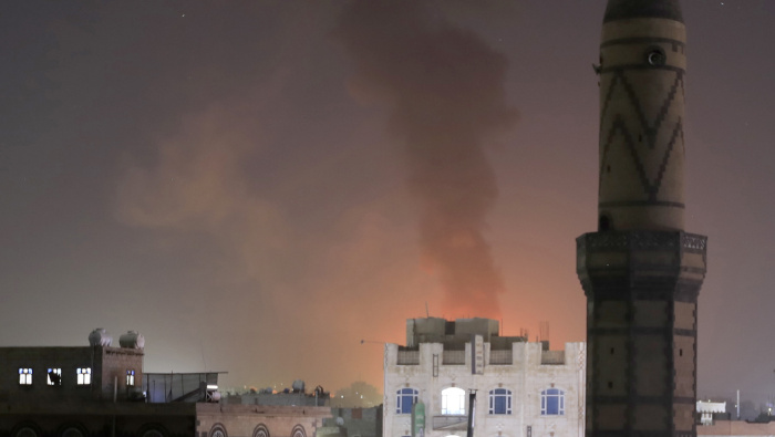 El Departamento de Defensa estadounidense indicó que los bombardeos se llevaron a cabo contra Saná, la capital del país, y otras siete localidades de Yemen.