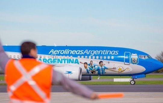 Aeronautical worker at an Argentine airport, 2024.