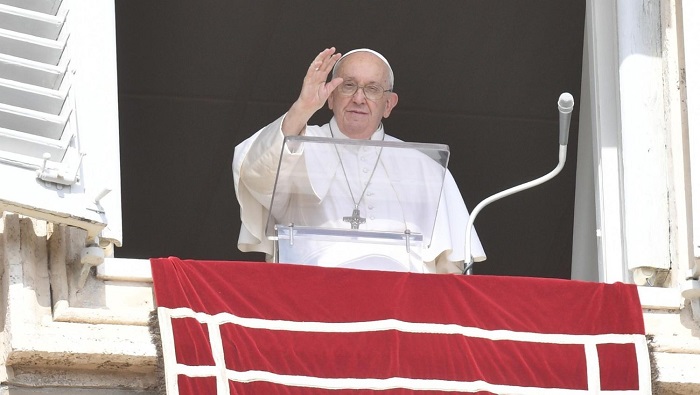 El sumo pontífice pidió a las partes la búsqueda de una solución pacífica y negociada.