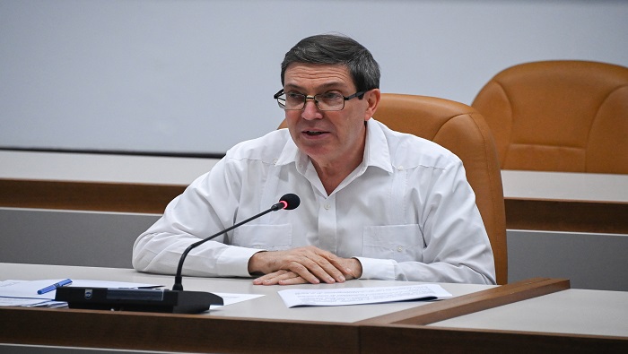 El canciller cubano llamó a respetar la Constitución y el cronograma electoral venezolano.