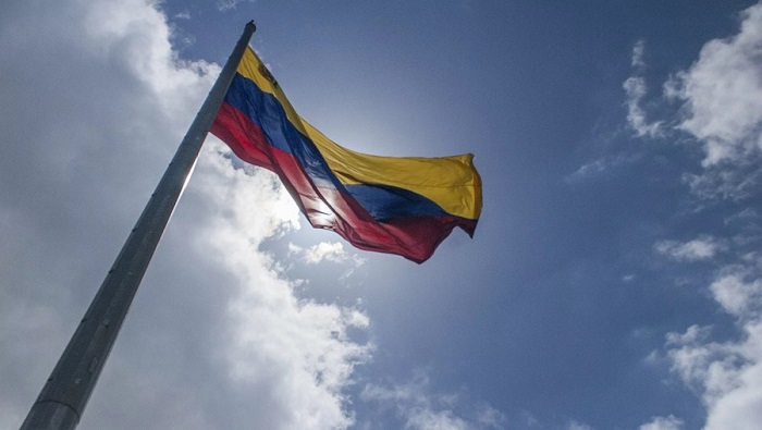 Estados Unidos debe respetar la autodeterminación de Venezuela, declaró Bolivia en su comunicado oficial..
