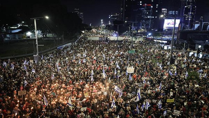 Miles de manifestantes se congregaron en Tel Aviv y exigieron al Gobierno priorizar el diálogo con Hamás para liberar a los rehenes.