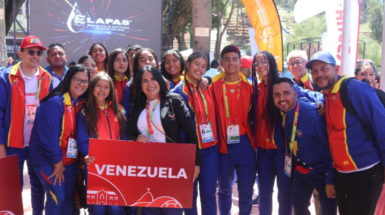El ministro de Juventud y Deportes de Venezuela, Mervin Maldonado, abanderó a la delegación que representará al país en los Juegos Bolivarianos Juveniles Sucre 2024.
