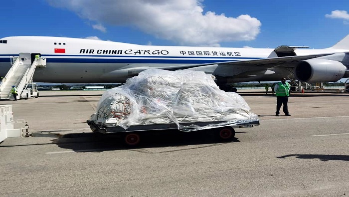 El cargamento arribó por vía aérea al Aeropuerto Internacional José Martí de La Habana (capital).
