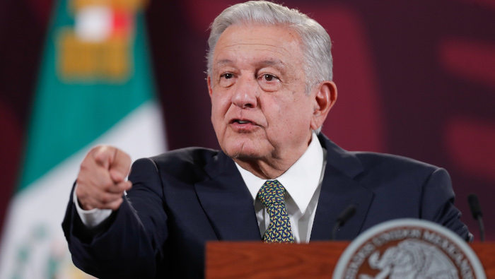 López Obrador rompió relaciones diplomáticas con Ecuador debido a la irrupción de la policía de ese país en la embajada, para secuestrar al exvicepresidente Jorge Glas.